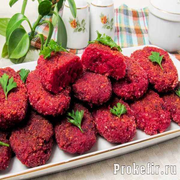 Свекольные котлеты – яркое вегетарианское блюдо: рецепт с фото