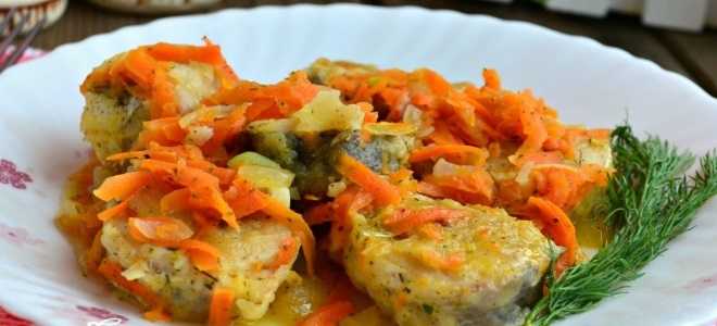Минтай в духовке — 8 самых вкусных рецептов запечённой рыбы