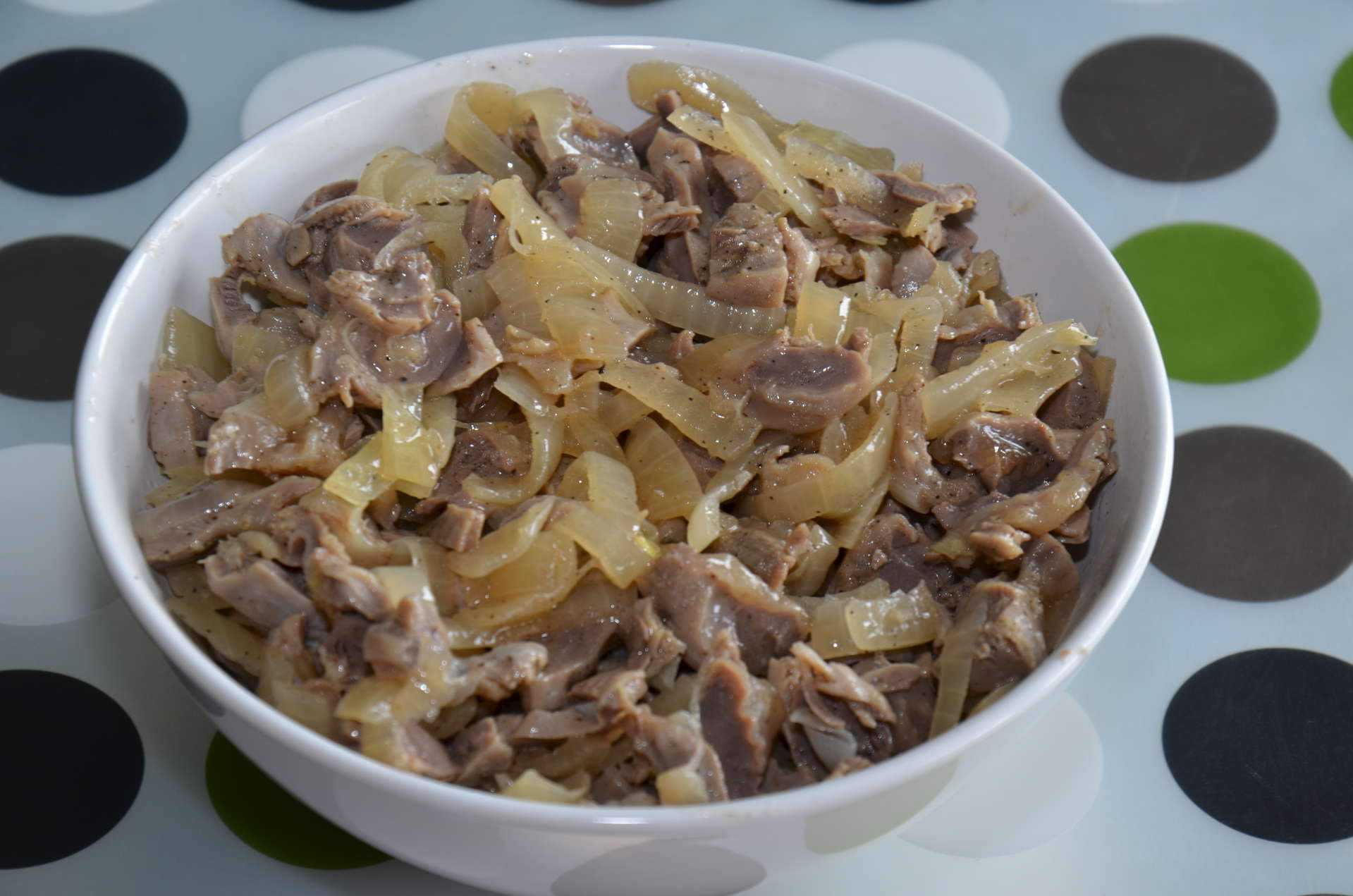 Салат из куриных желудков