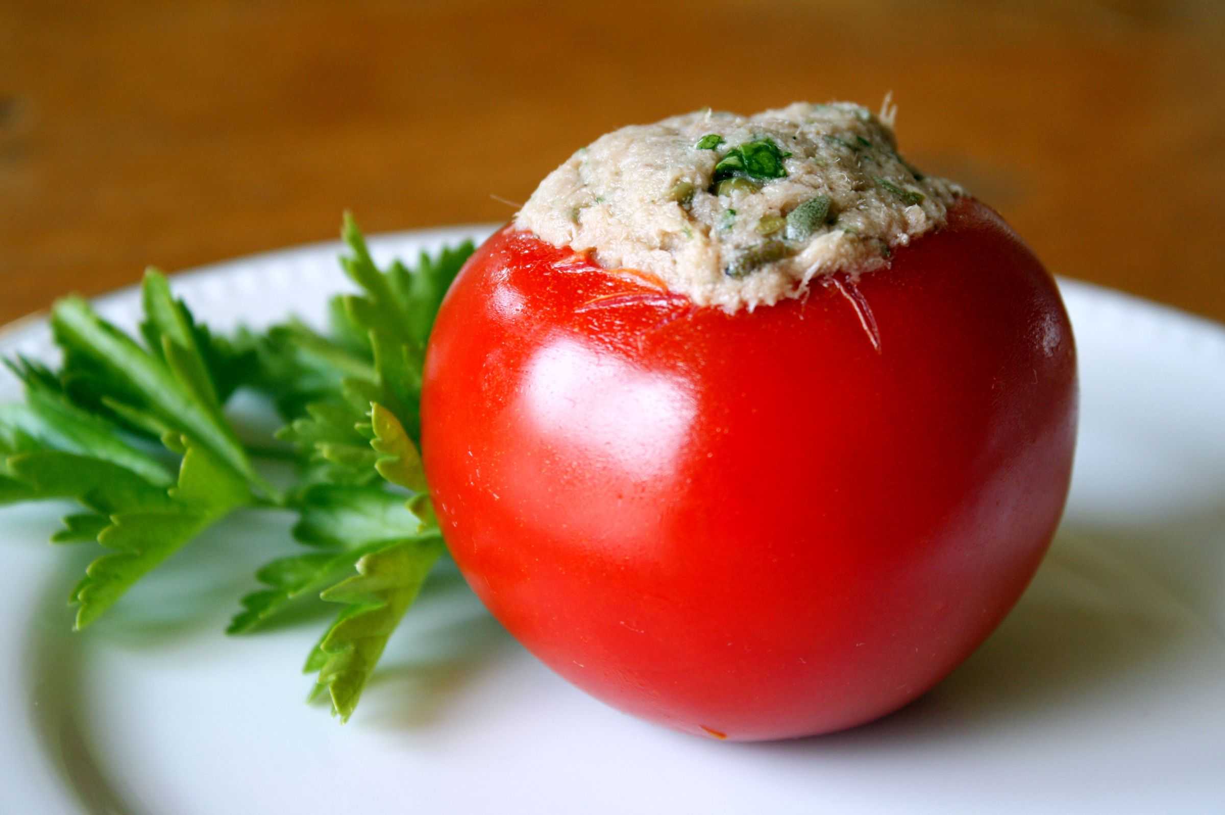 Фаршированные помидоры – подборка самых вкусных рецептов