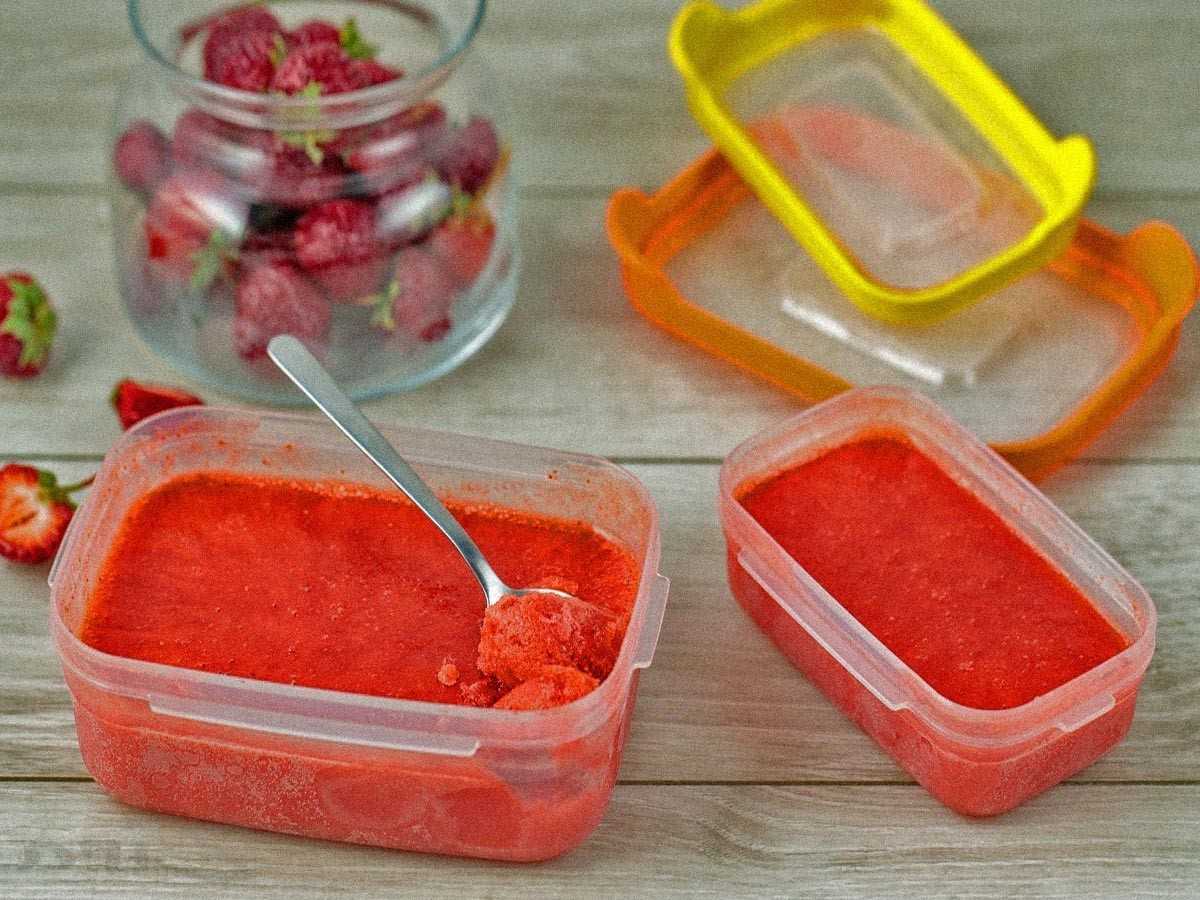Как заморозить клубнику на зиму в морозильной камере