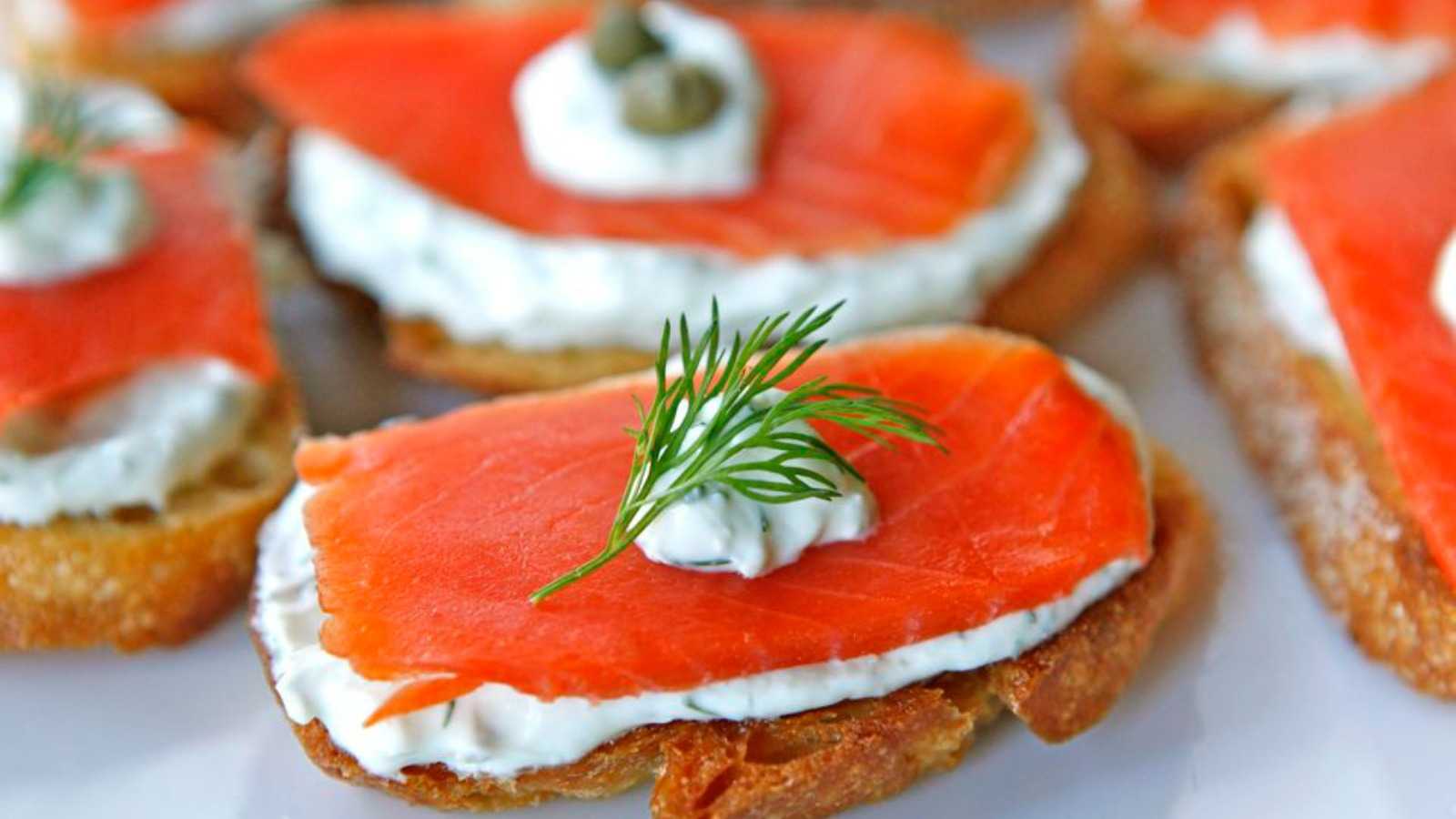 Бутерброды с красной рыбой - простые и вкусные рецепты