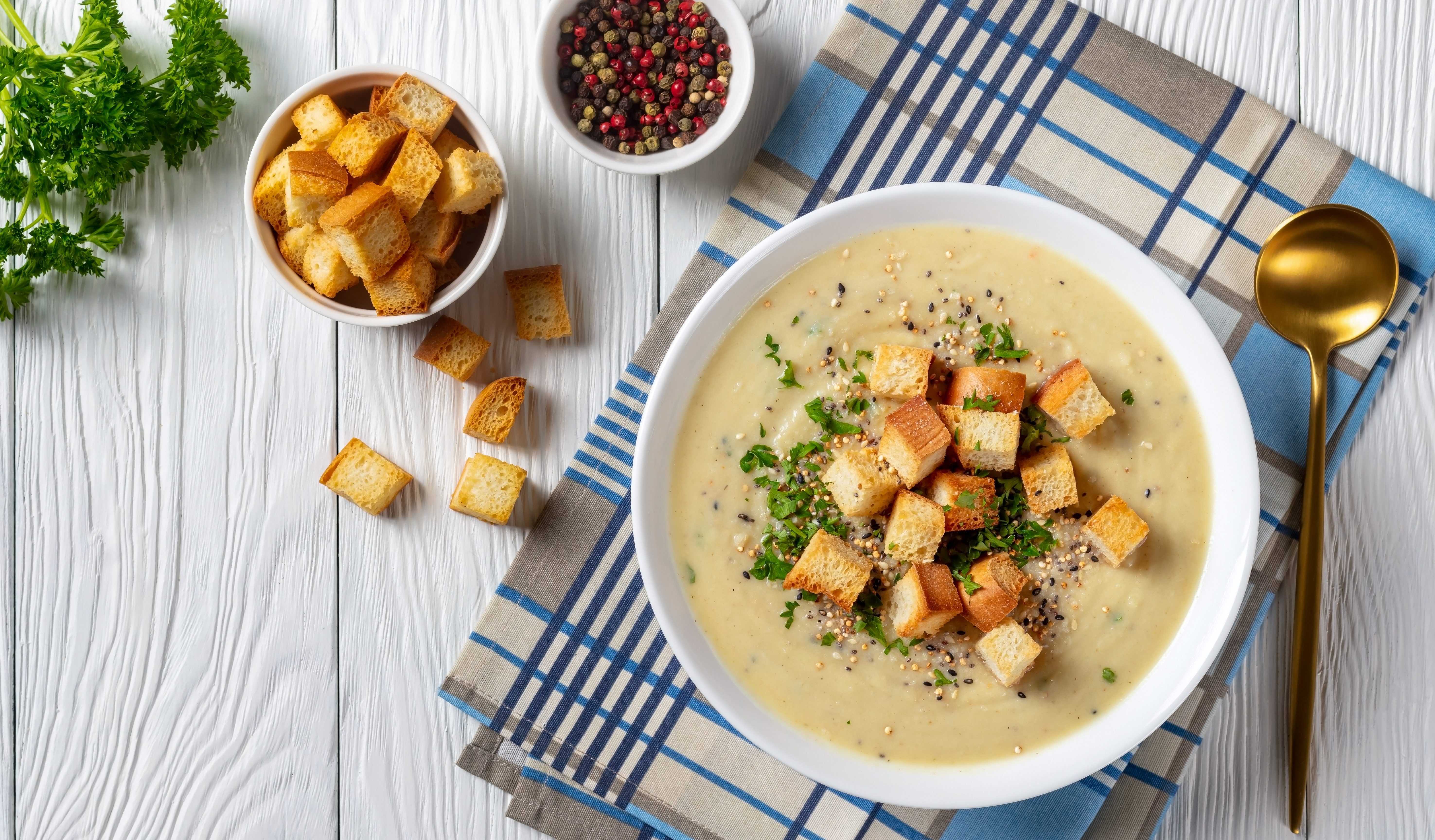 Сырный суп с семгой - необычный для русской кухни: рецепт с фото и видео