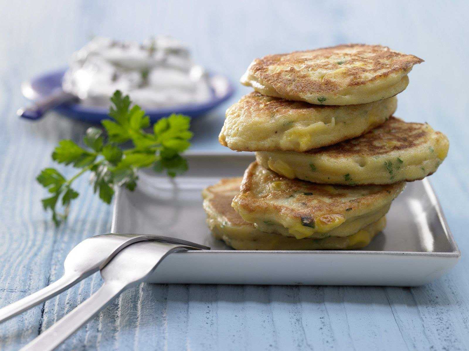 Пышные оладьи из кабачков: 9 самых вкусных и простых рецептов