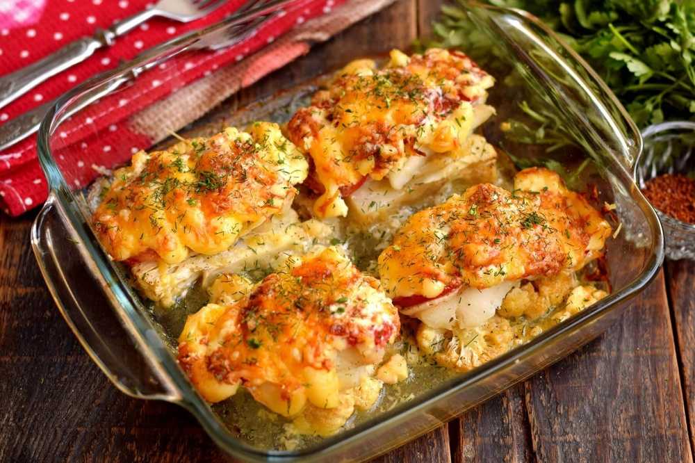 Как приготовить самый вкусный минтай, запеченный в духовке - рецепты с фото из филе, с луком, морковью, овощами, картошкой, сметане, в фольге, майонезом, сыром