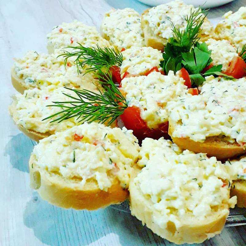 Вкуснейшие горячие бутерброды в духовке с разными начинками!