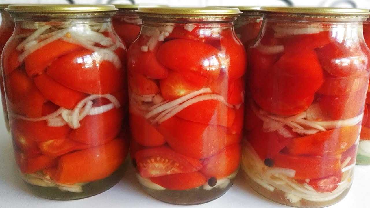 Помидоры дольками с луком и маслом на зиму: рецепты «пальчики оближешь»