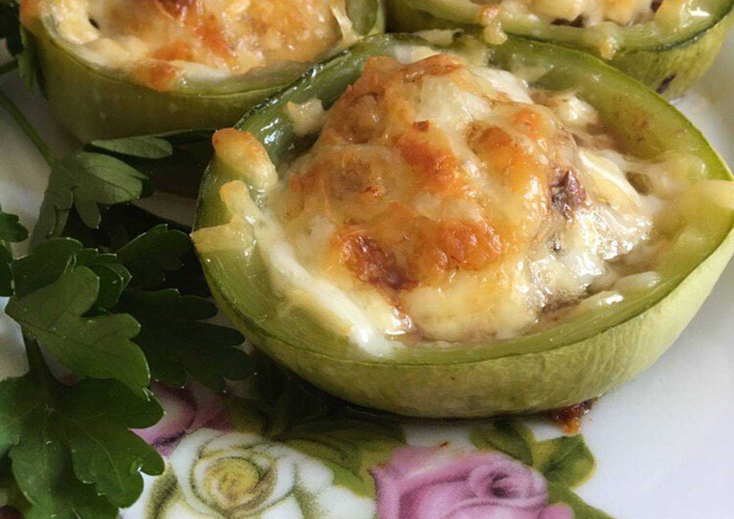 Фаршированные кабачки с фаршем запеченные в духовке кольцами и лодочкой