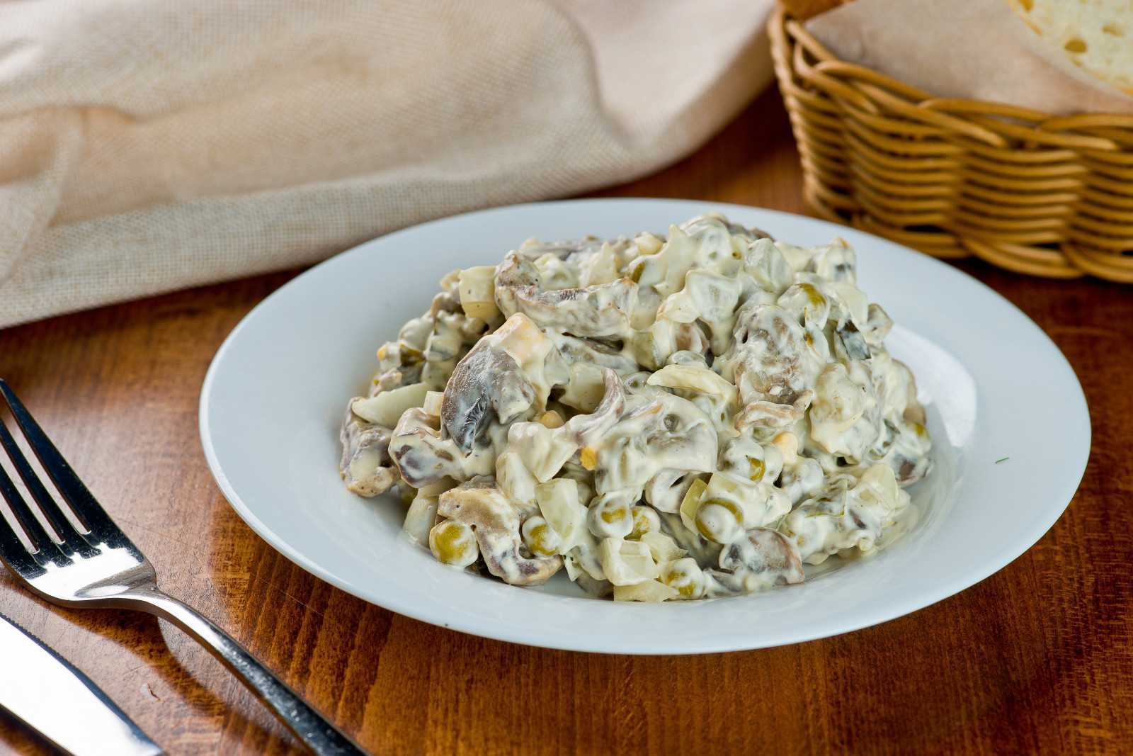 8 рецептов салата из куриных желудков