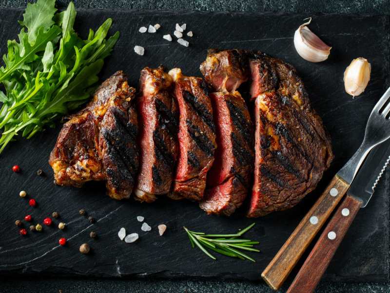 Гуляш из говядины с подливкой: 8 рецептов как приготовить, чтобы мясо было мягким и сочным | народные знания от кравченко анатолия