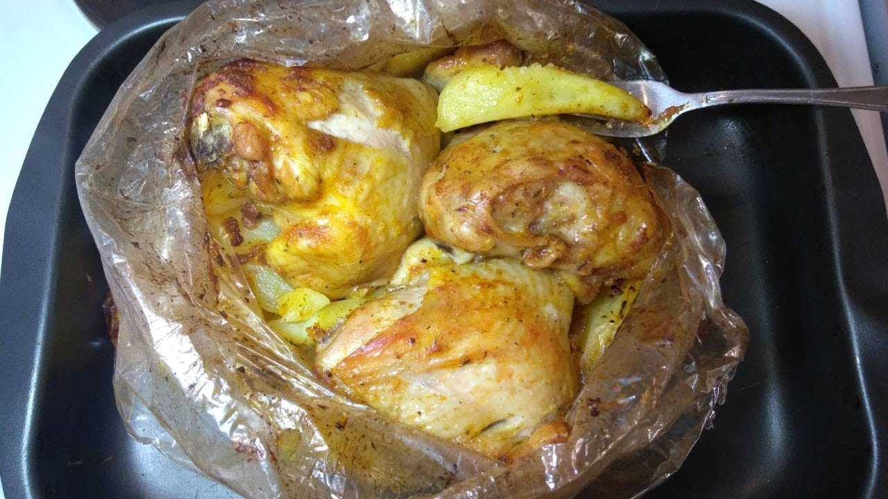 Куриные бедра, запеченные с картошкой в духовке – 6 самых вкусных рецептов с пошаговыми фото