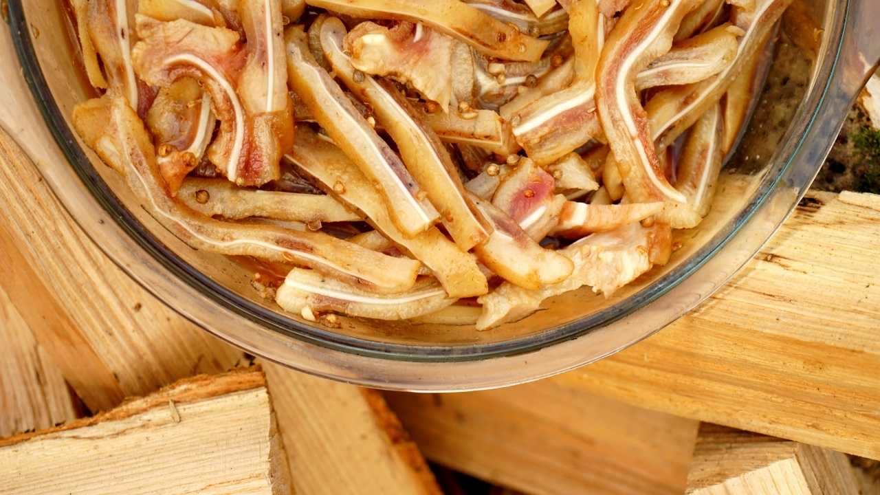 Рецепт маринованных свиных ушек по-корейски с морковью
