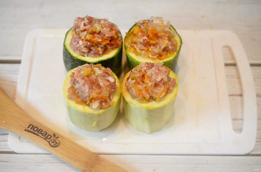 Фаршированные кабачки с рисом и фаршем в духовке. пошаговый рецепт с фото — ботаничка