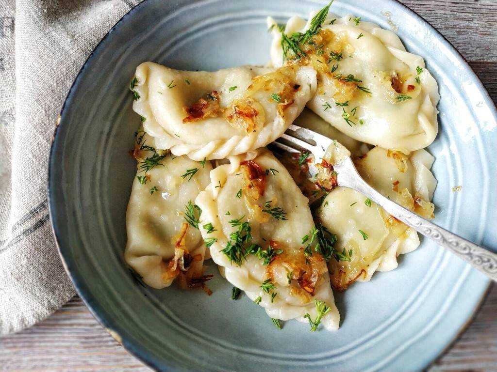 Вареники с картошкой и луком: 3 потрясающих пошаговых фото-рецепта