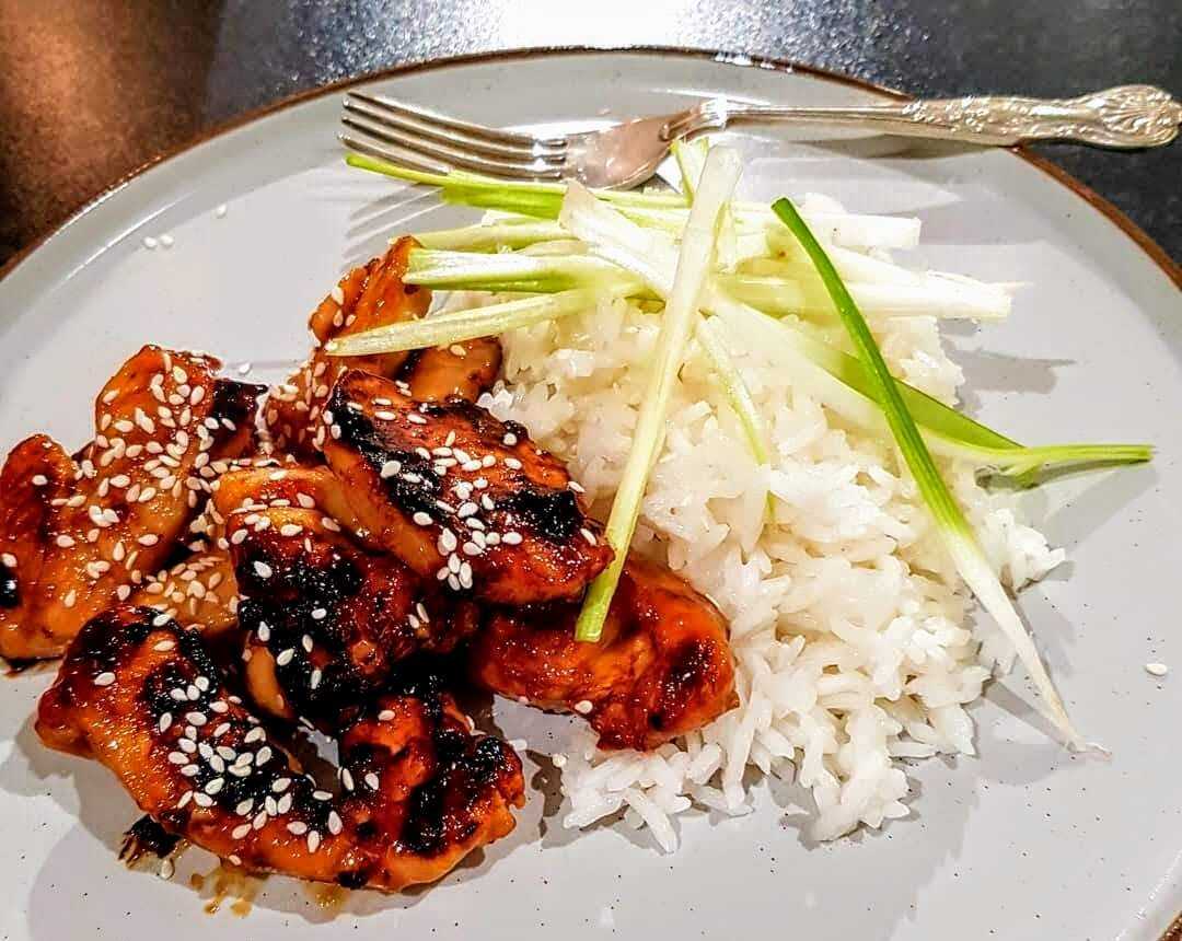 Курица в соусе терияки: рецепт диетической куриной грудки, филе с медом