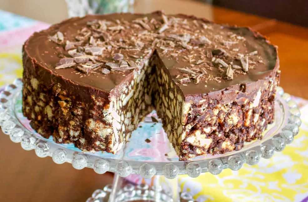Торт из печенья с бананом на скорую руку: рецепт с фото