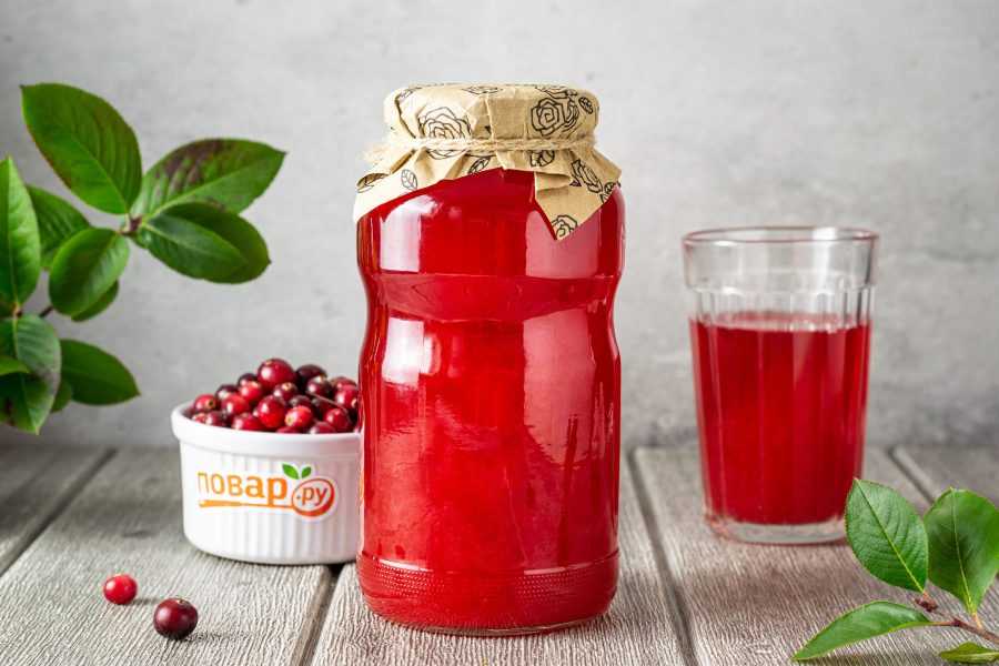 Жимолость, протертая с сахаром, на зиму без варки: 5 рецептов, советы