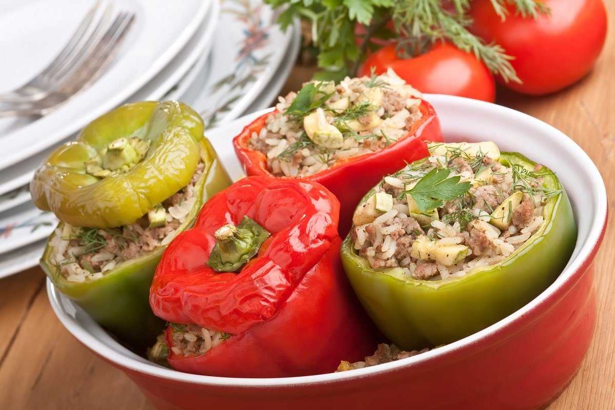 Фаршированный перец запеченный в духовке — 6 вкусных рецептов приготовления