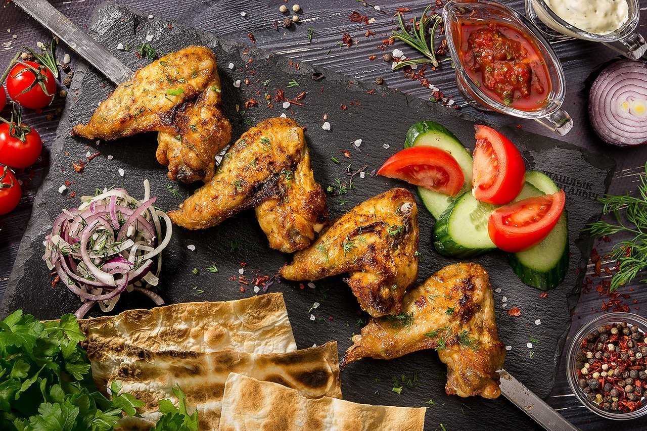Крылышки куриные – как вкусно приготовить в духовке, на сковороде и барбекю