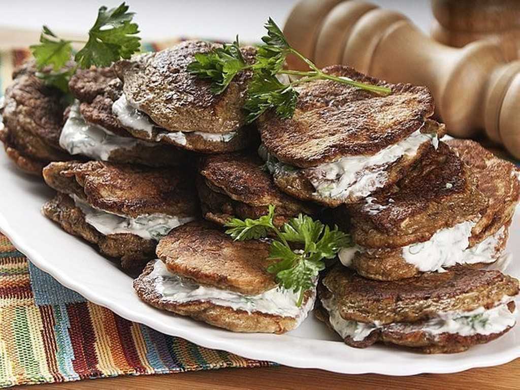 Печеночные оладьи: рецепт с фото, секреты приготовления, ингредиенты для приготовления блюда, правила его подачи
