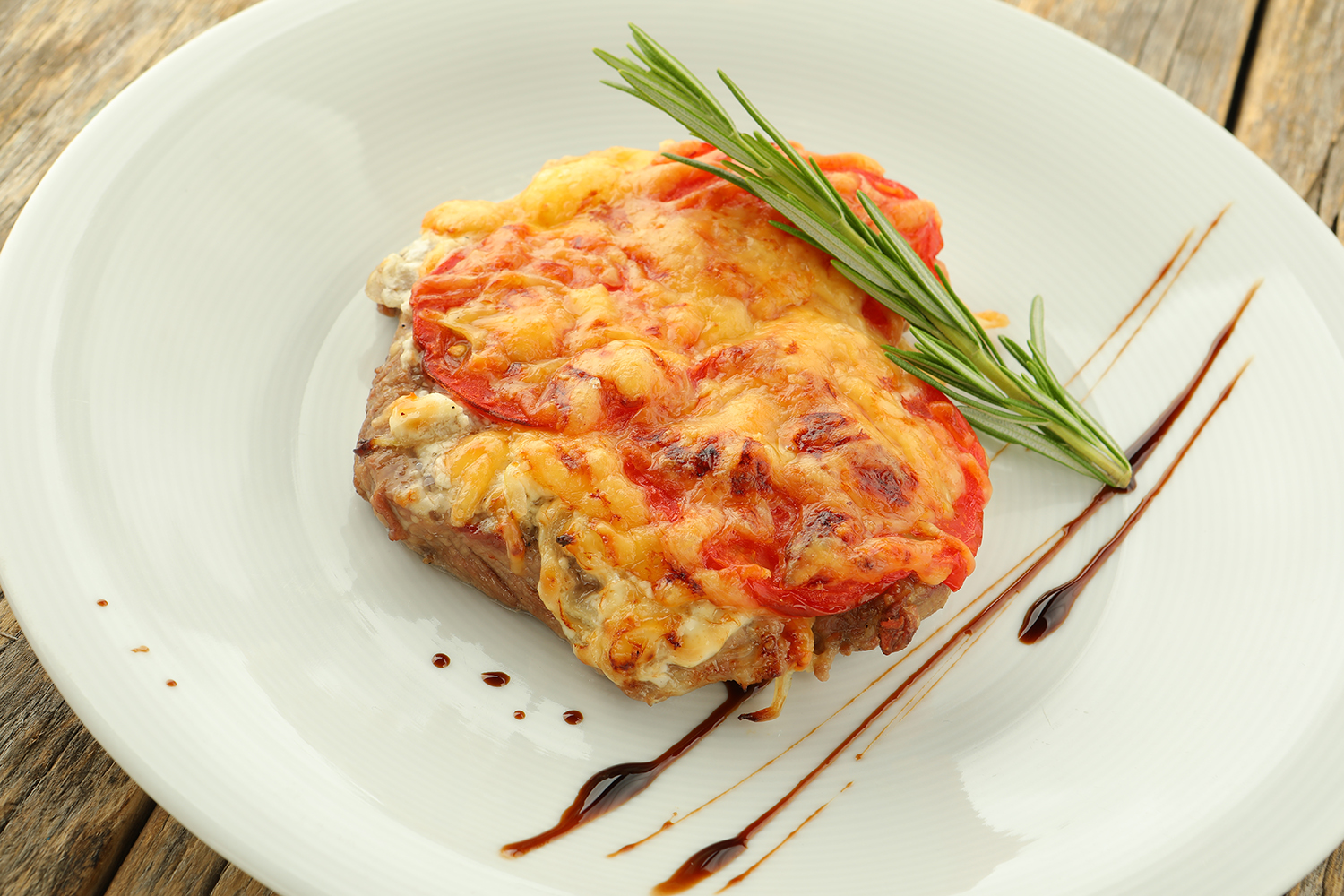 Мясо по-французски из свинины в духовке (классические рецепты)