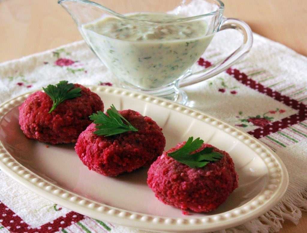 Свекольные котлеты классический рецепт из варёной свёклы с манкой