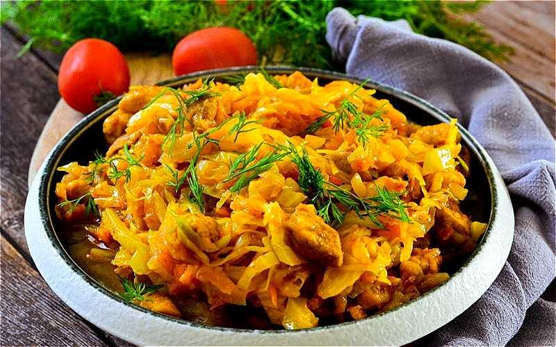 Бигус из свежей капусты с мясом