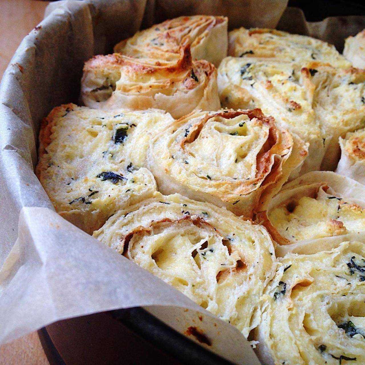 Лаваш с творогом в духовке — простые и вкусные рецепты с разной начинкой