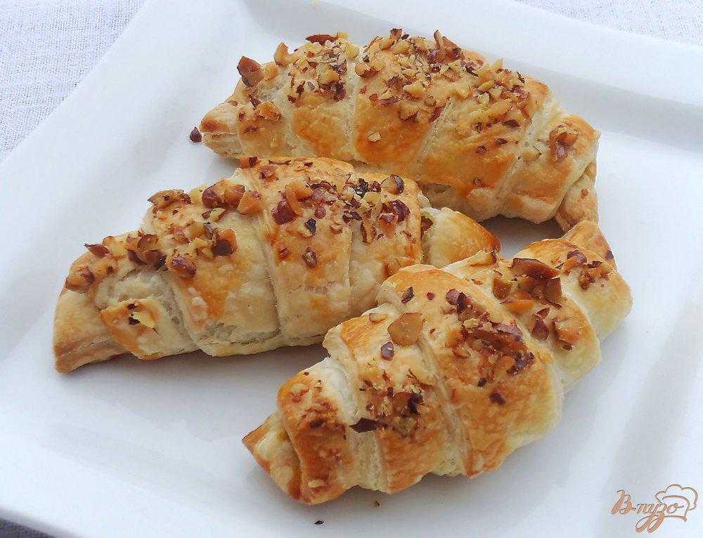 Нежные и воздушные круассаны домашние из слоеного теста: рецепты с фото