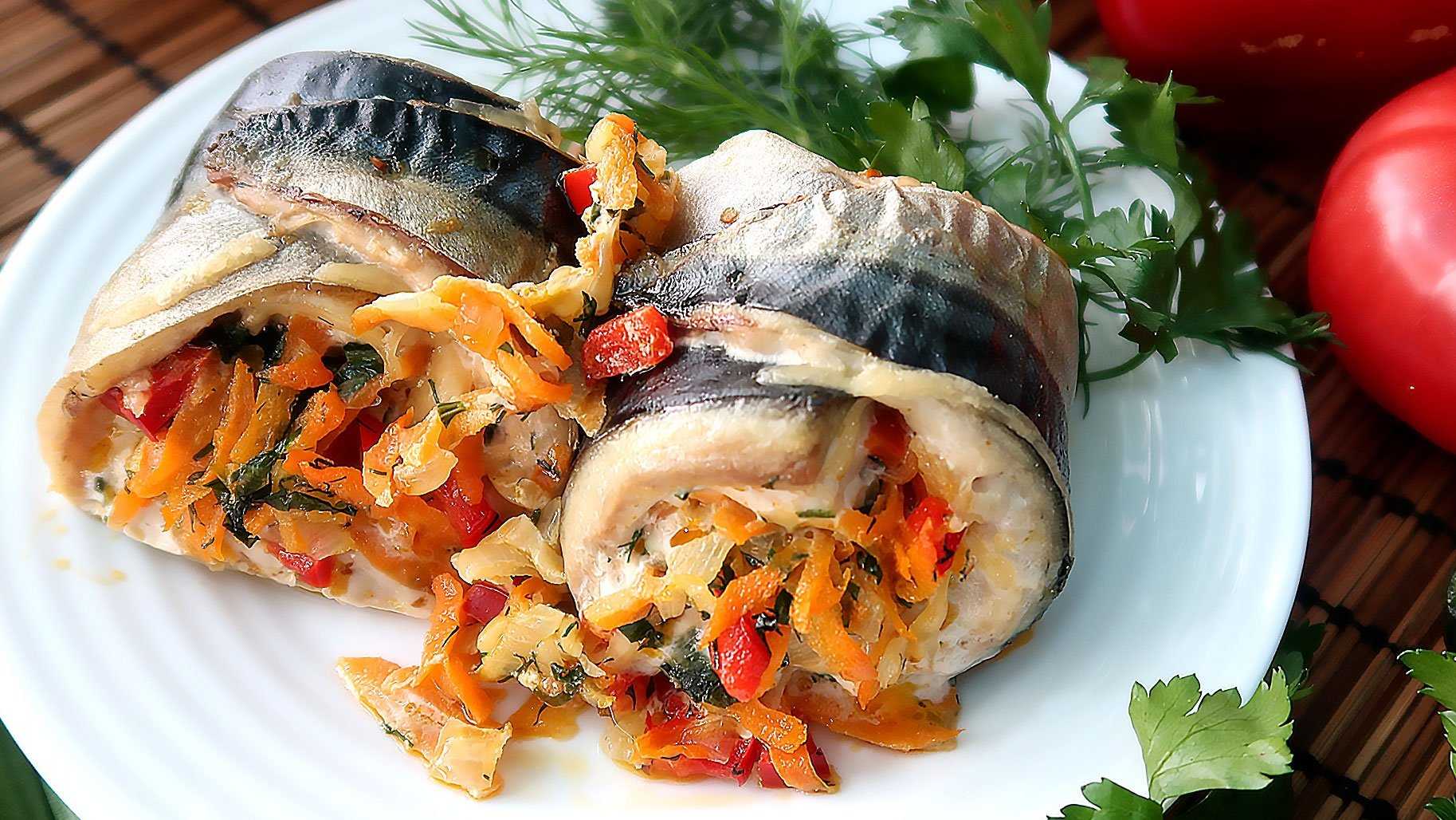 Вареный рулет из скумбрии с желатином. фаршированная скумбрия с желатином