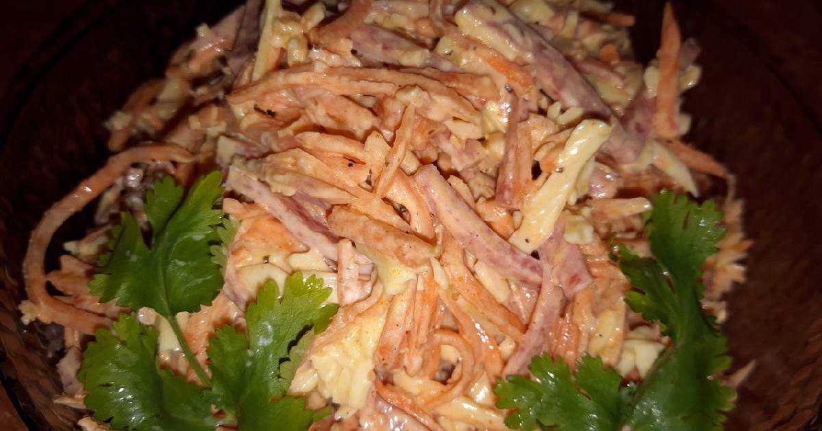 Салат с острой корейской морковью и копченой колбасой всегда пользуется успехом 3 популярных рецепта этой освежающей и пикантной закуски с добавлением других ингредиентов
