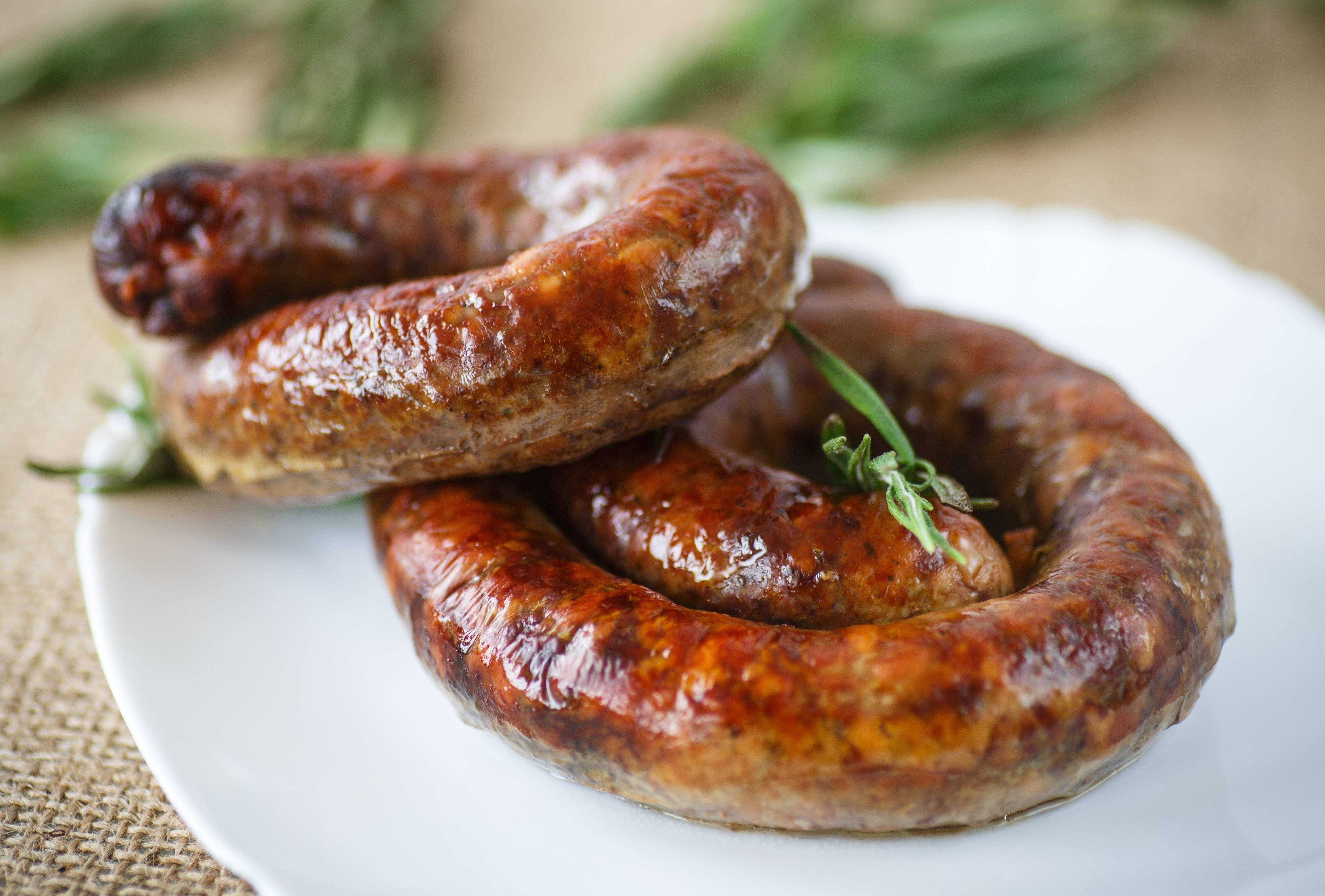 Колбаса из курицы: 5 фото-рецептов домашней куриной колбасы