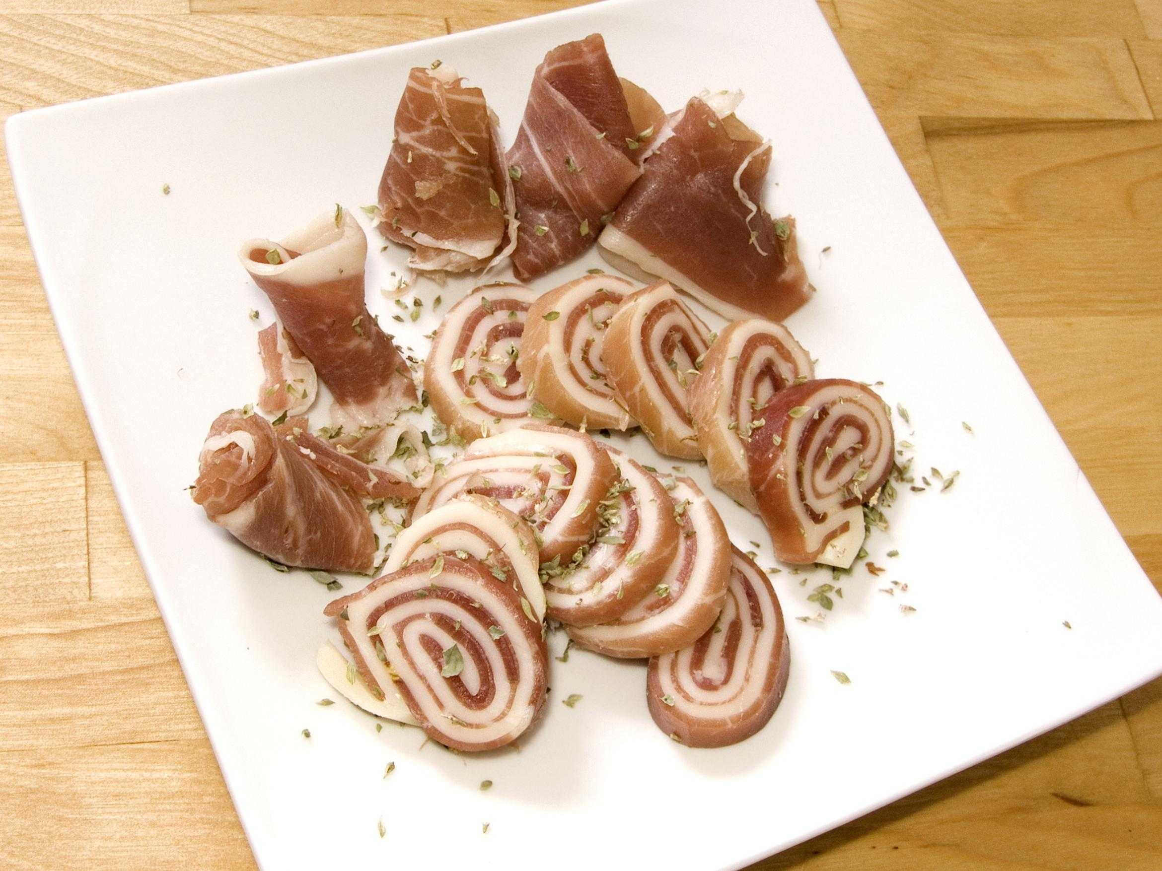 Свиные шкурки — 8 вкусных рецептов