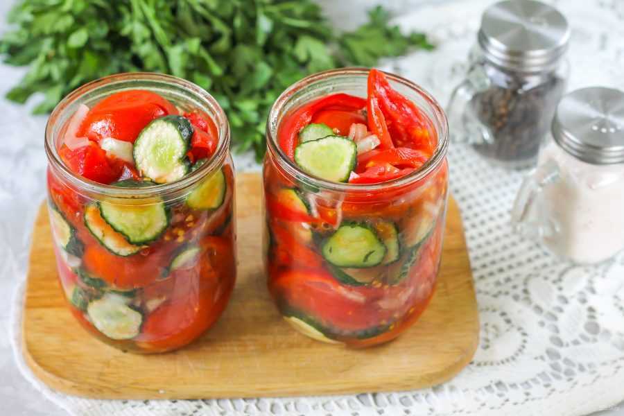 Рецепты вкусного ассорти на зиму из огурцов и помидоров с фото пошагово