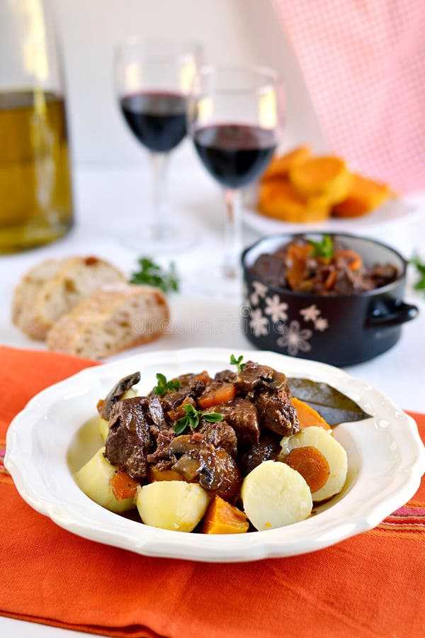 Мясо по бургундски рецепт с красным вином 5 лучших рецептов - вкусная еда