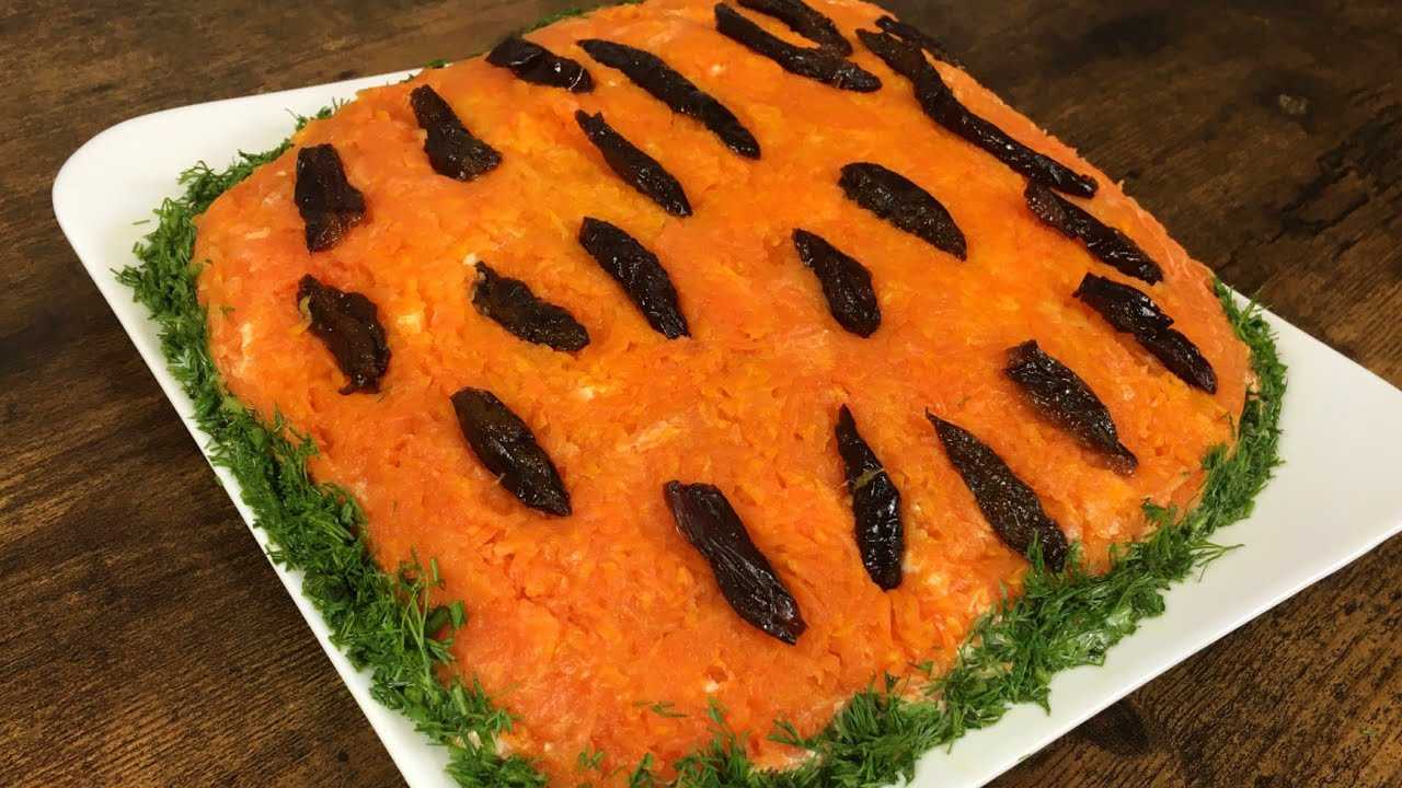 Слоеные салаты на новый год 2023 – 20 простых и вкусных рецептов с фото