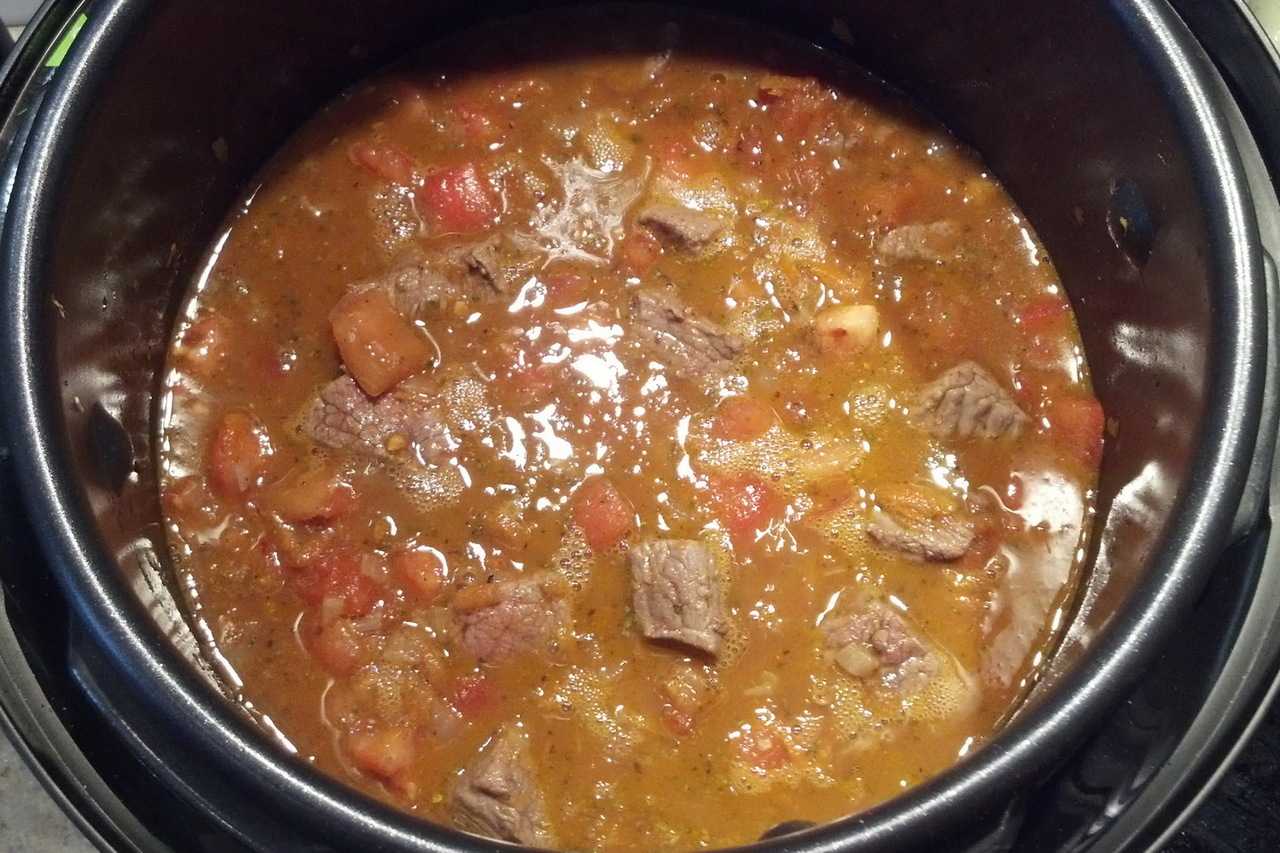 Рецепт приготовления гуляша из курицы с подливкой