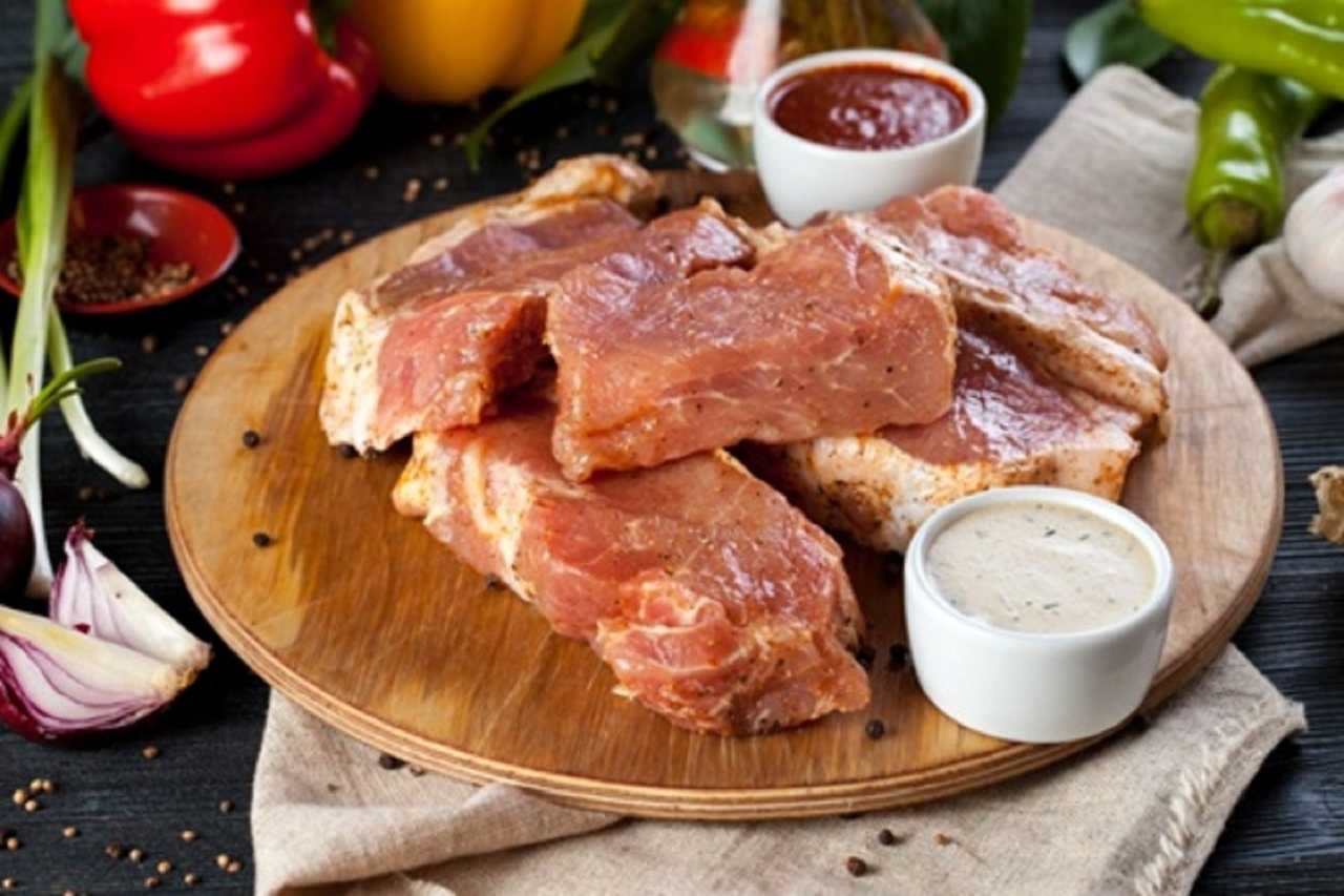 Маринад для шашлыка из свинины, чтобы мясо было мягким и вкусным