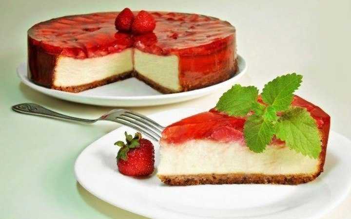 Чизкейк клубничный (без выпечки)