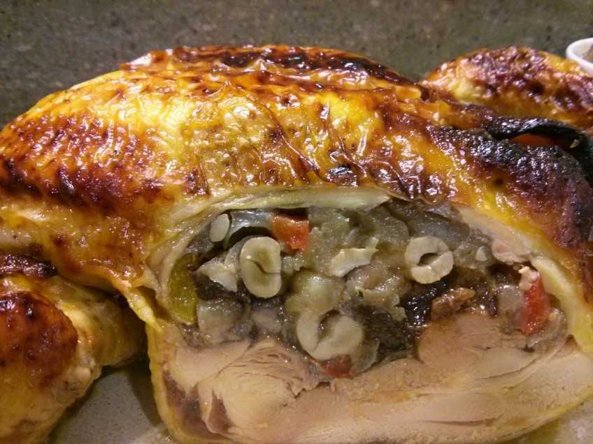 Как запечь курицу в духовке целиком, 8 вкусных рецептов