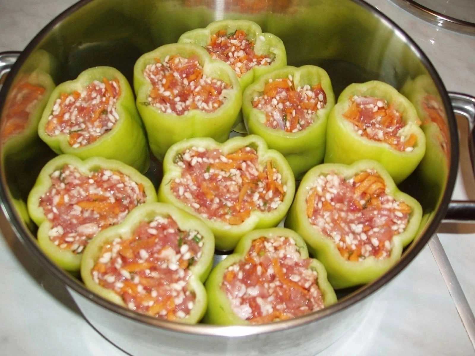 Как заморозить перец, фаршированный мясом и рисом