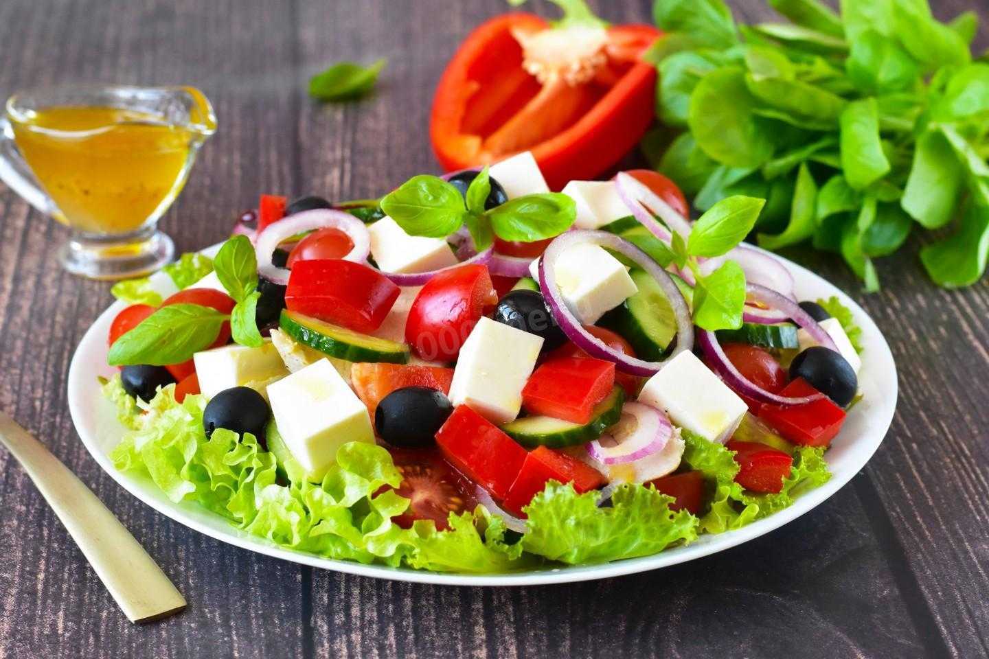 Греческий классик. Салаты меню. Греческий салат Пифагор. Греческий салат на праздничный стол. Греческий салат на новый год.