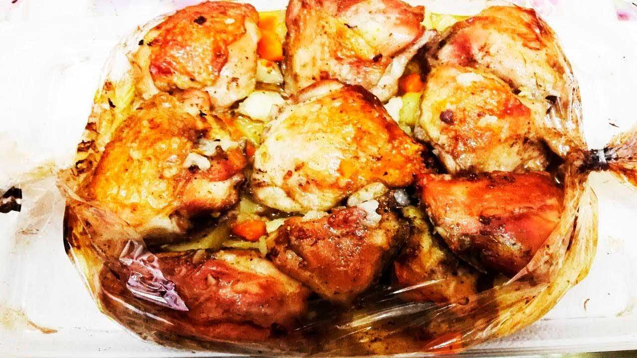 Курица с картошкой в духовке в рукаве - 6 самых вкусных рецептов