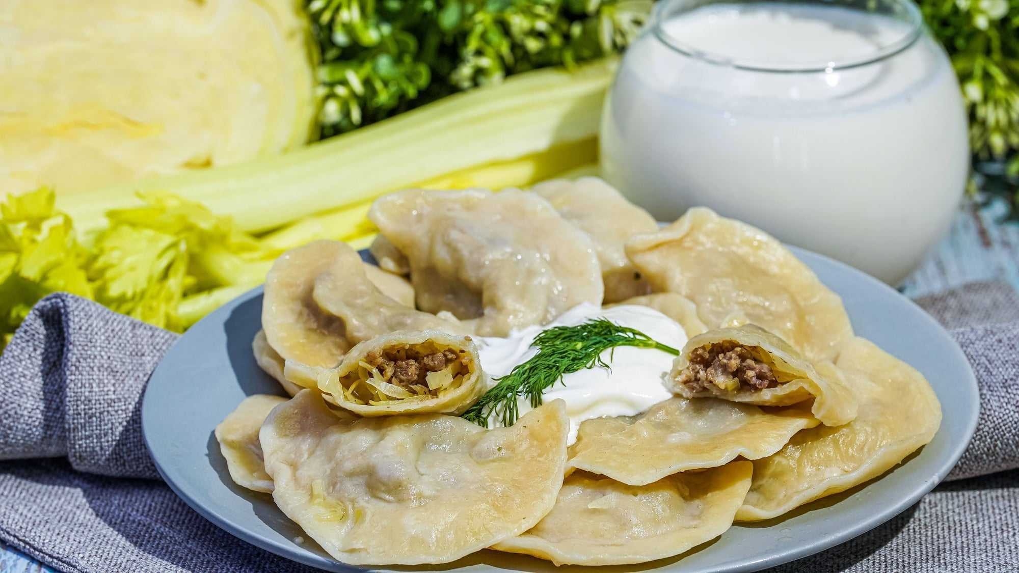 Как и сколько варить вареники с капустой после закипания