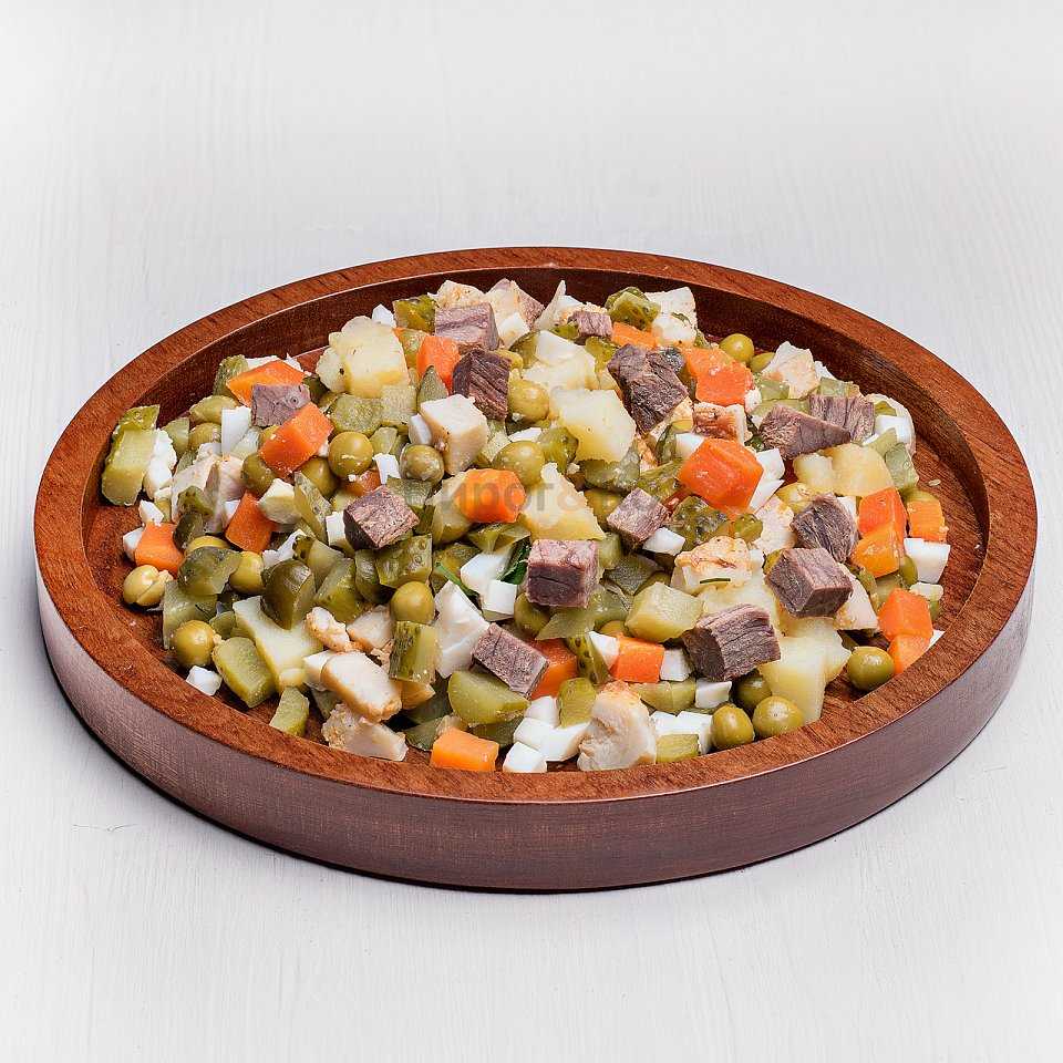 Рецепты приготовления салата оливье - пошаговое приготовление вкусного блюда с фото