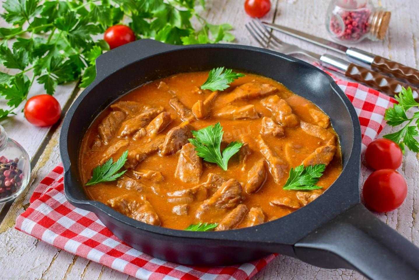Свинина на сковороде: 9 простых и вкусных рецептов