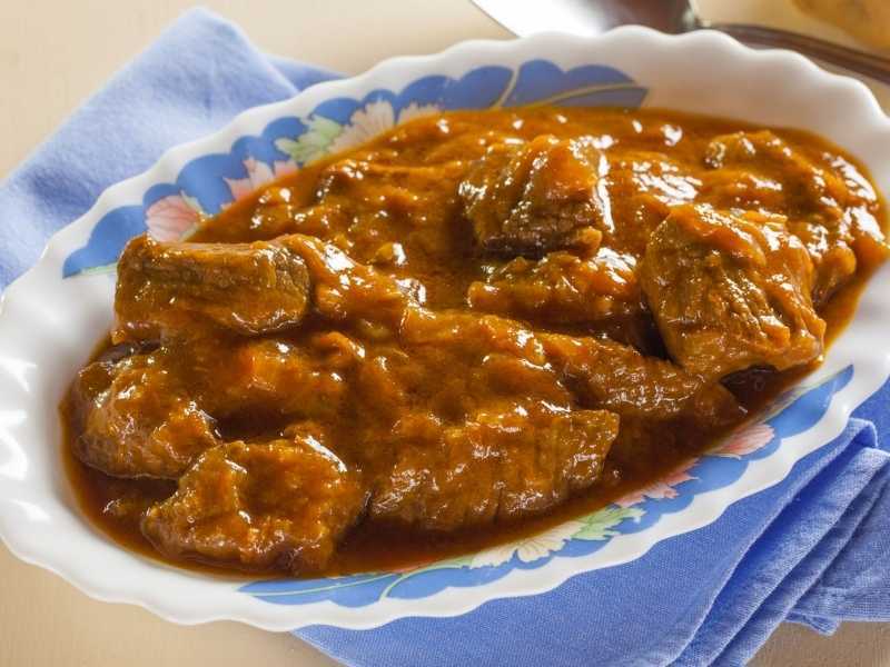 Гуляш из говядины с подливкой: 8 рецептов как приготовить, чтобы мясо было мягким и сочным | народные знания от кравченко анатолия