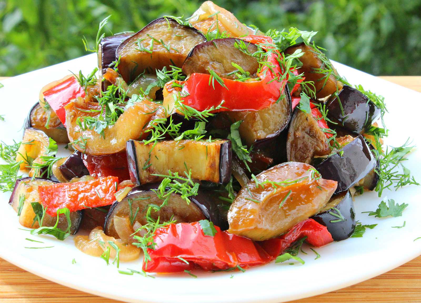 Топ-10 невероятно вкусных и сытных рецептов салата с говядиной
