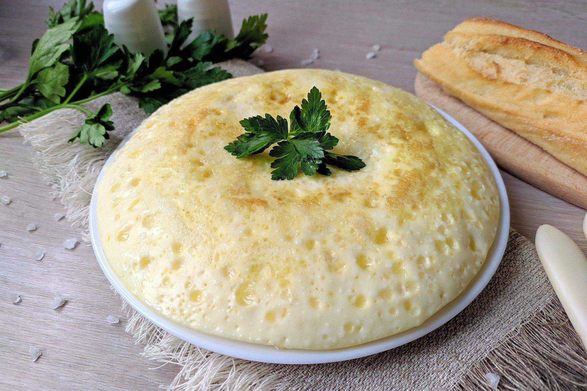 Рецепты вкусного и пышного омлета - 10 рецептов омлета на сковороде и в духовке