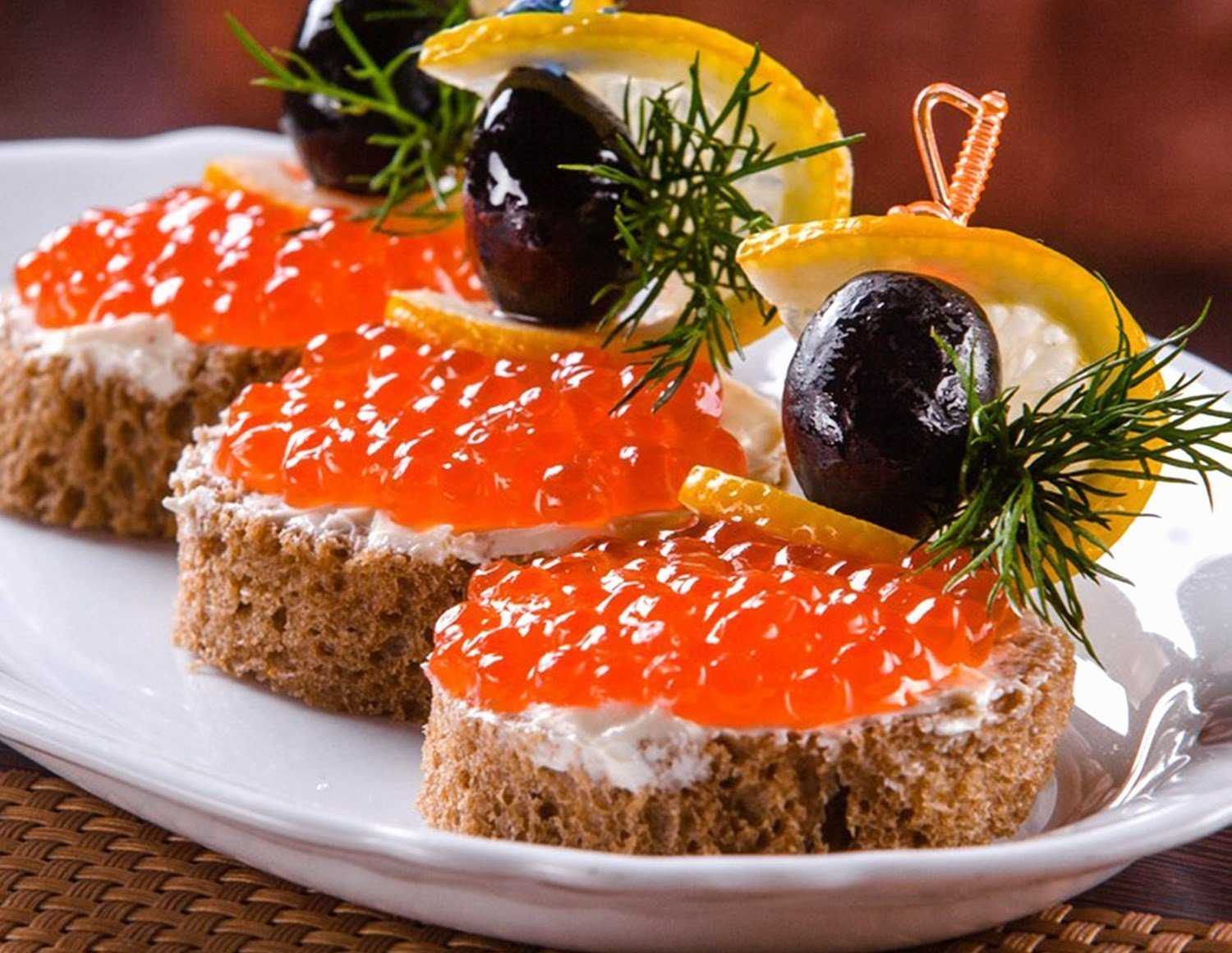 Бутерброды с красной рыбой - простые и вкусные рецепты
